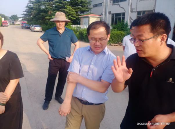 1659574751498195.bmp 工作快訊55期 體系崗位科學家在威海涉果企業(yè)考察調(diào)研并指導工作.bmp